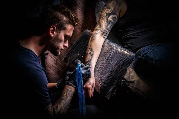 Creating Masterpieces: Behind the Scenes with Skilled Tattoo Artists