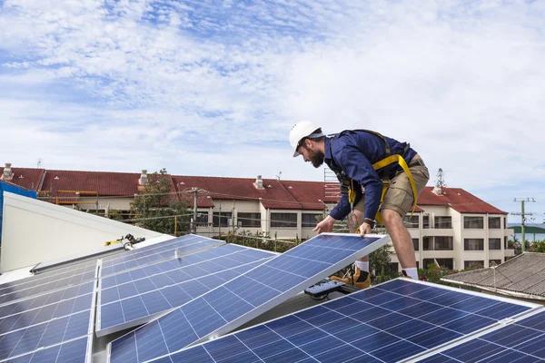 How to Choose the Right Solar Panel Installer in Nashville, TN