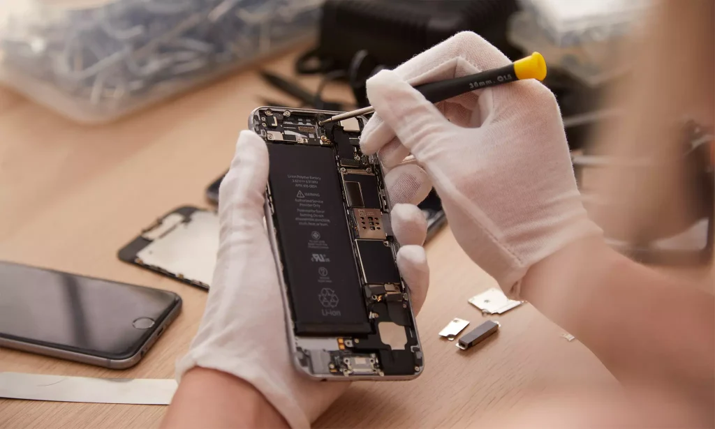 DIY vs. Professional iPhone Battery Replacement: Which Is Better?